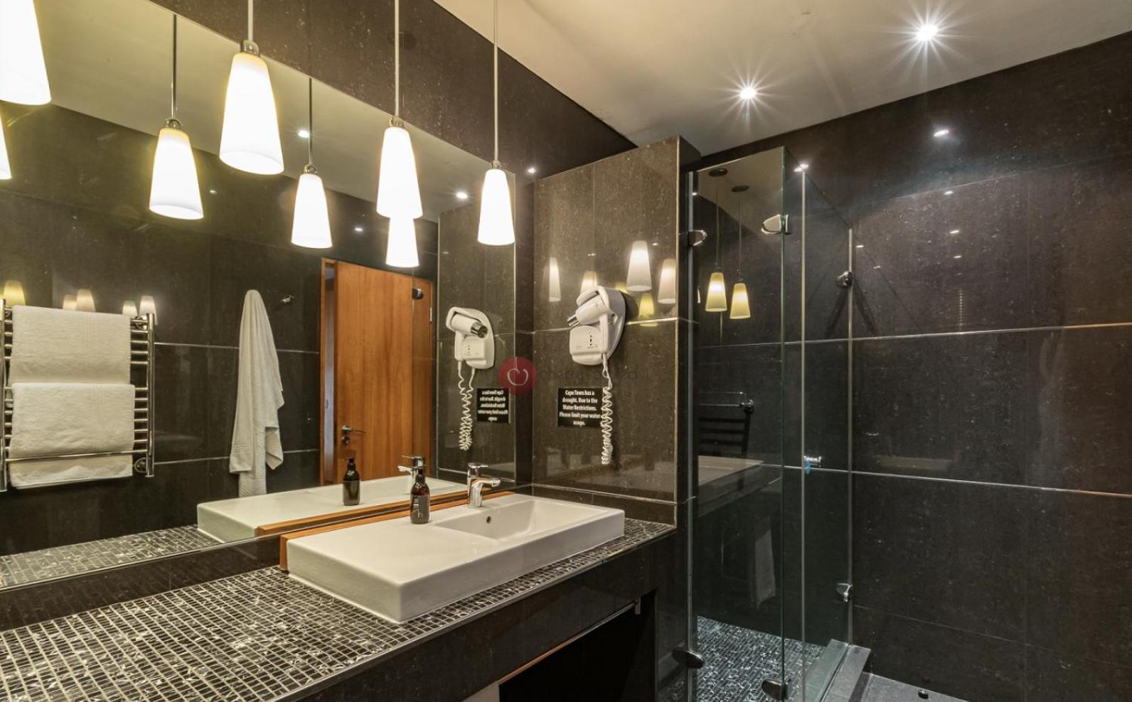 Capestays - Villa Infinity Cape Town Room photo