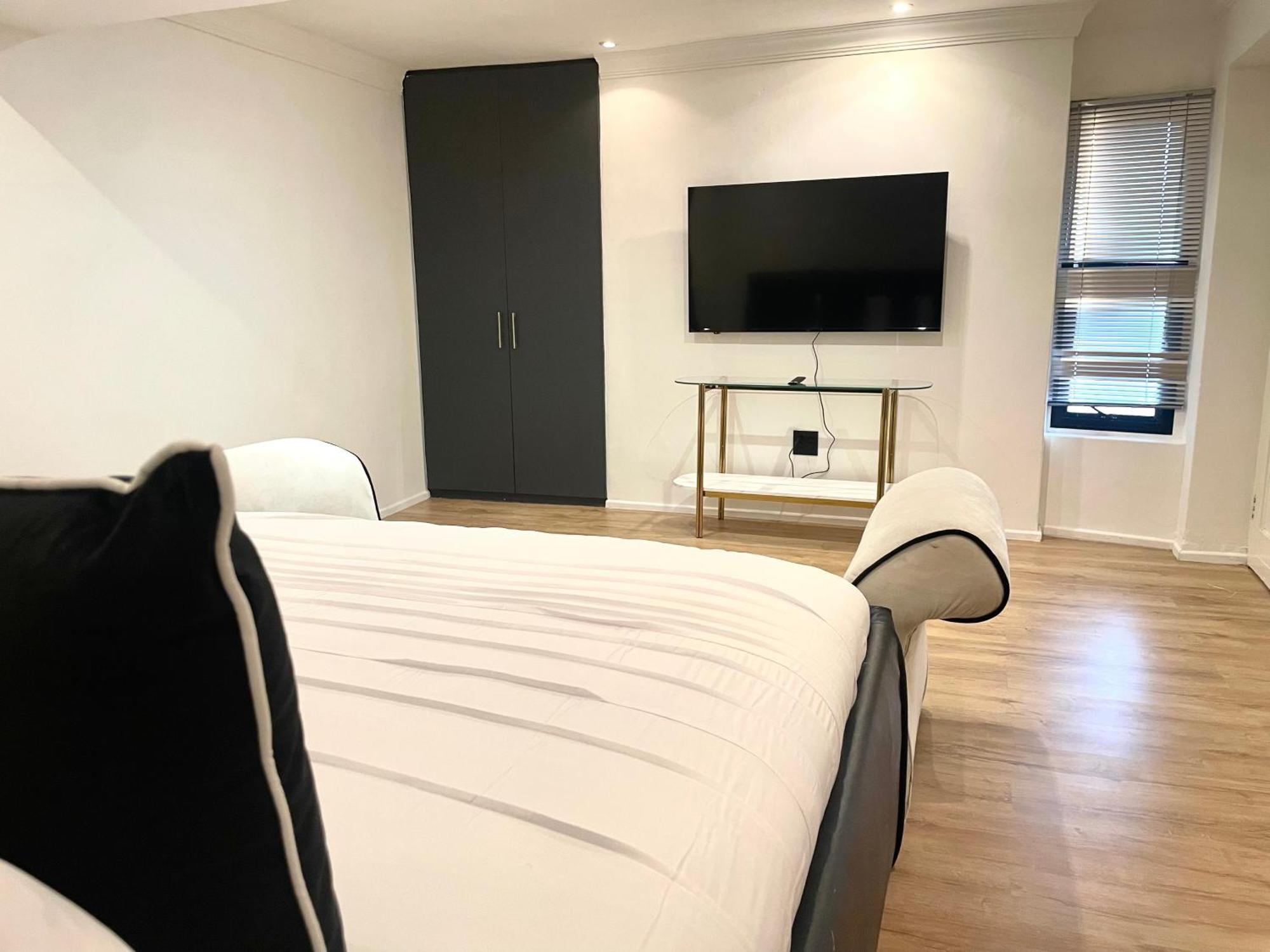 Capestays - Villa Infinity Cape Town Room photo